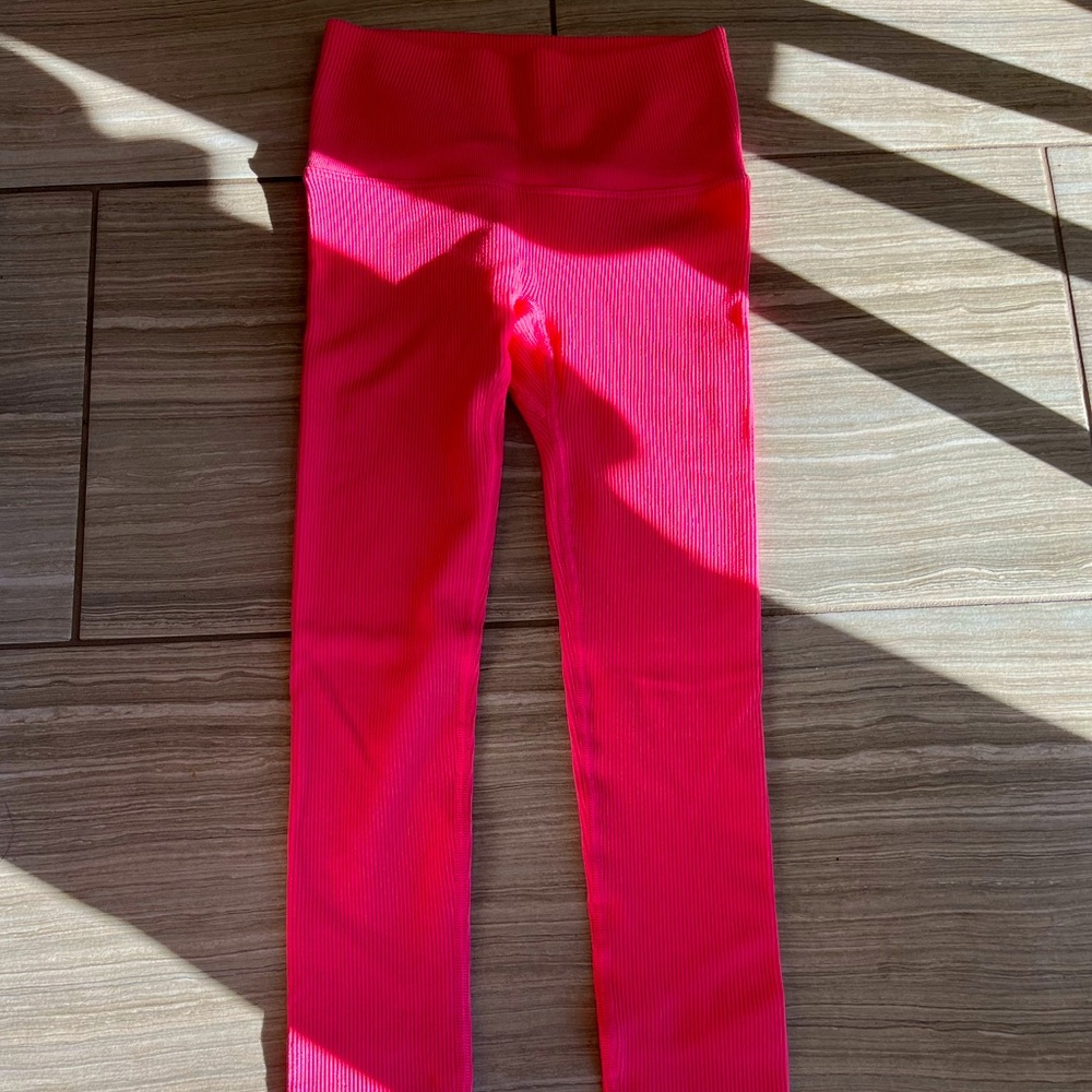 All in Motion - XS hot pink ribbed leggings 💗